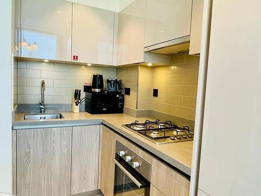 Burj Khalifa Skyline View Sobha Waves - Sobha Hartland Apartment Dubai United Arab Emirates
