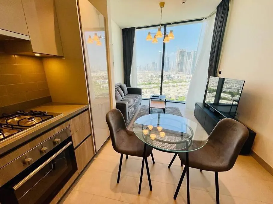 ドバイBurj Khalifa Skyline View Sobha Waves - Sobha Hartlandアパートメント ドバイ
